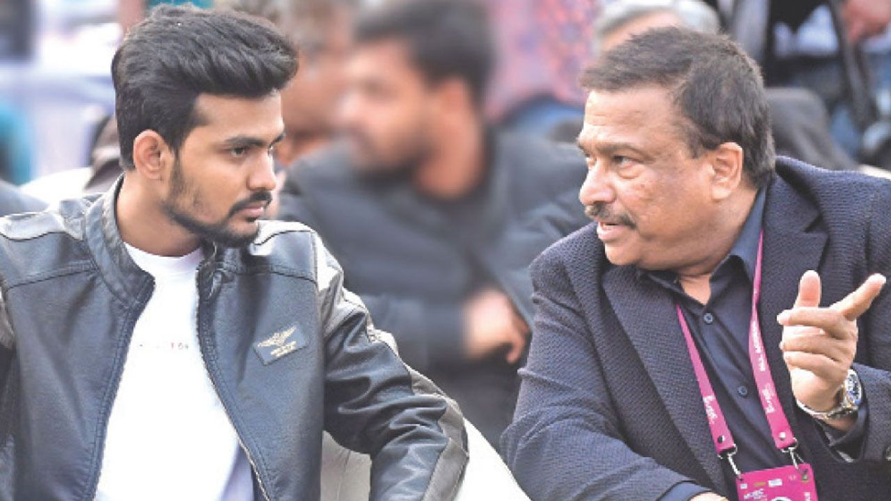 ফারুক আহমেদকে সরিয়ে দেওয়ার ব্যাখ্যা দিলেন ক্রীড়া উপদেষ্টা