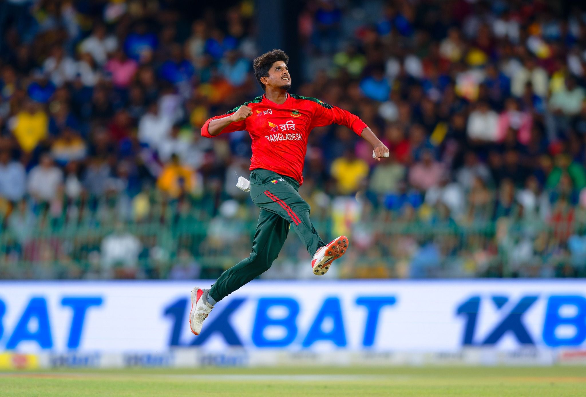 শ্রীলঙ্কায় ইতিহাস গড়ে ট্রফি হাতে দেশে ফিরছে লিটনবাহিনী