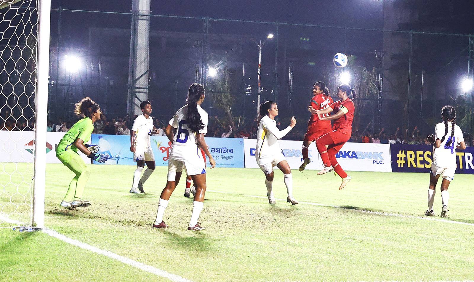 সাফে মেয়েদের জয়রথ অব্যাহত, শ্রীলঙ্কাকে ৫ গোলে হারাল বাংলাদেশ