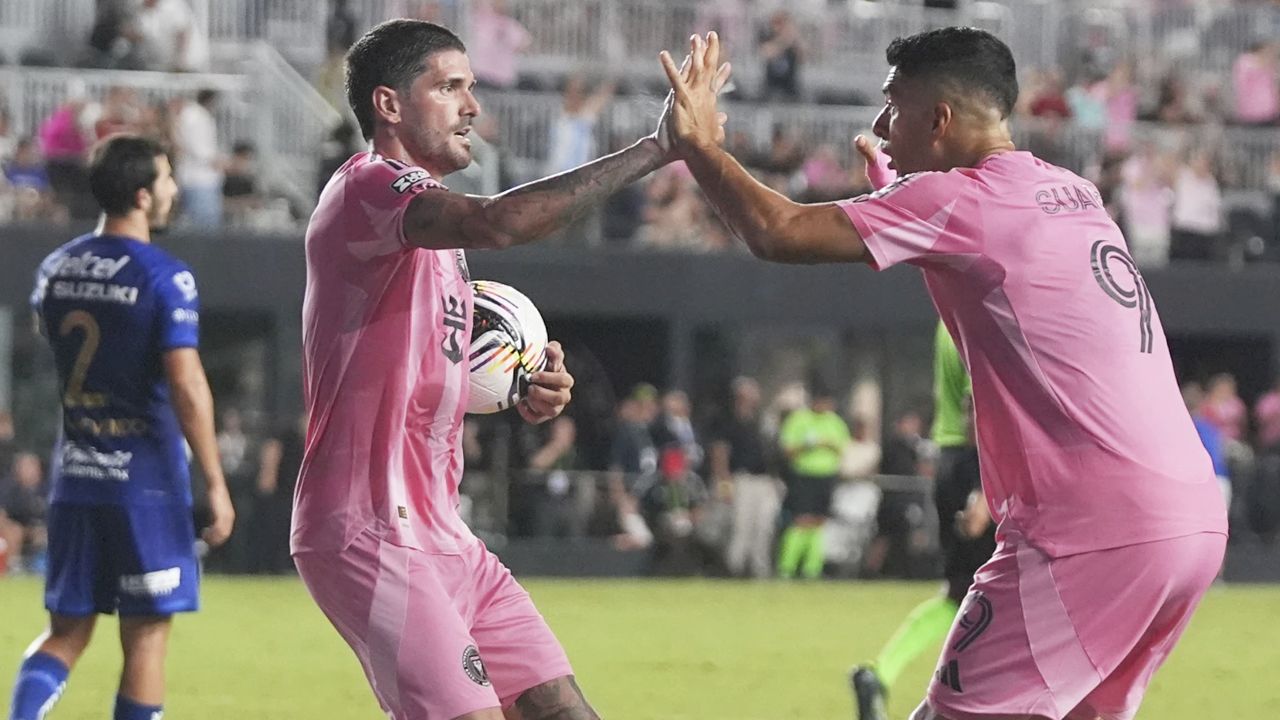 মেসিহীন মায়ামিকে কোয়ার্টার ফাইনালে জেতালেন ডি পল-সুয়ারেজরা