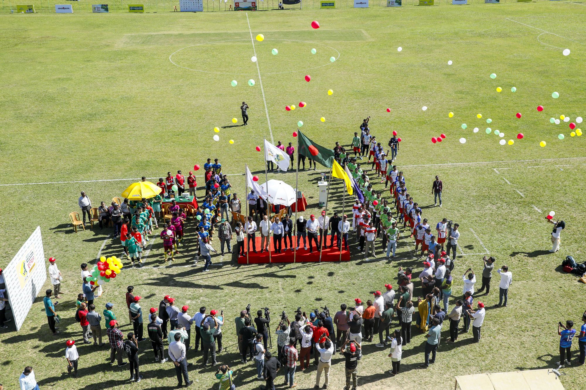 চট্টগ্রামে ইস্পাহানি-প্রথম আলো আন্তবিশ্ববিদ্যালয় ফুটবল লড়াই শুরু